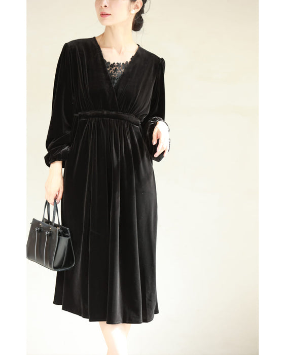 Xラインギャザーの艶ベロア調ミディアムワンピース