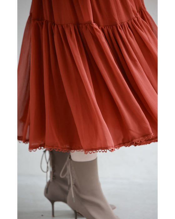 レースアップリボンのこっくり深みカラーティアードワンピース