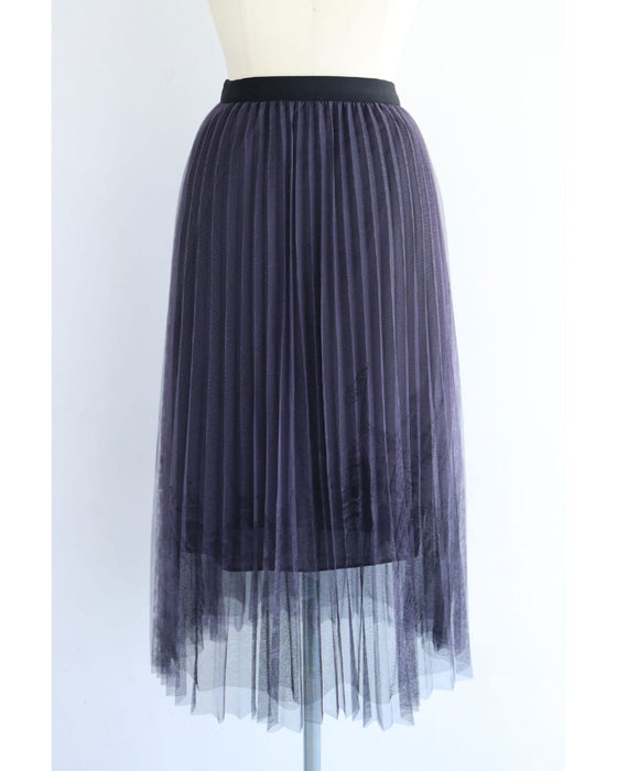 街並み浮かぶシアープリーツミディアムスカート