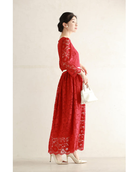 A long dress made entirely of lace and featuring a red dahlia (with belt)