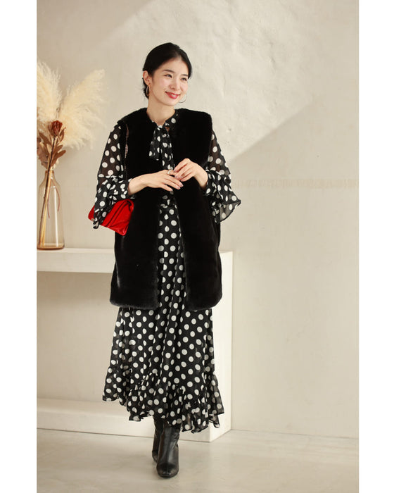 踊るランダム裾フリルのドットミディアムワンピース