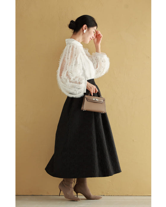 たっぷりフリルとビジュー流れるシアーブラウストップス