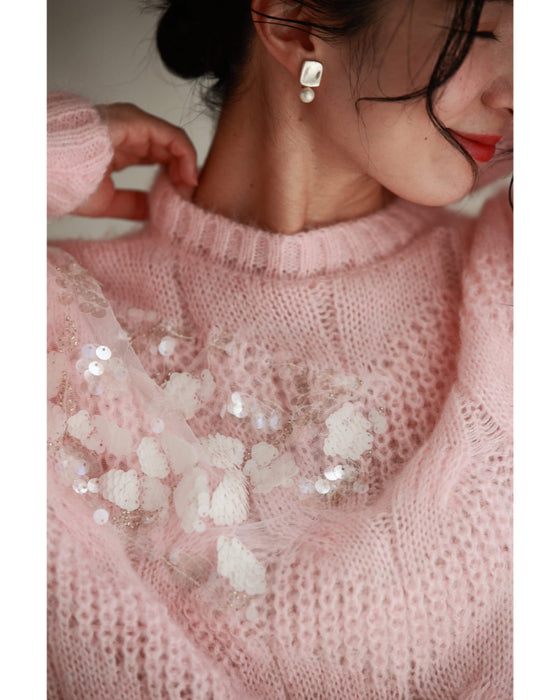 スパンコールが煌めくデコレーションチュールのニットプルオーバートップス