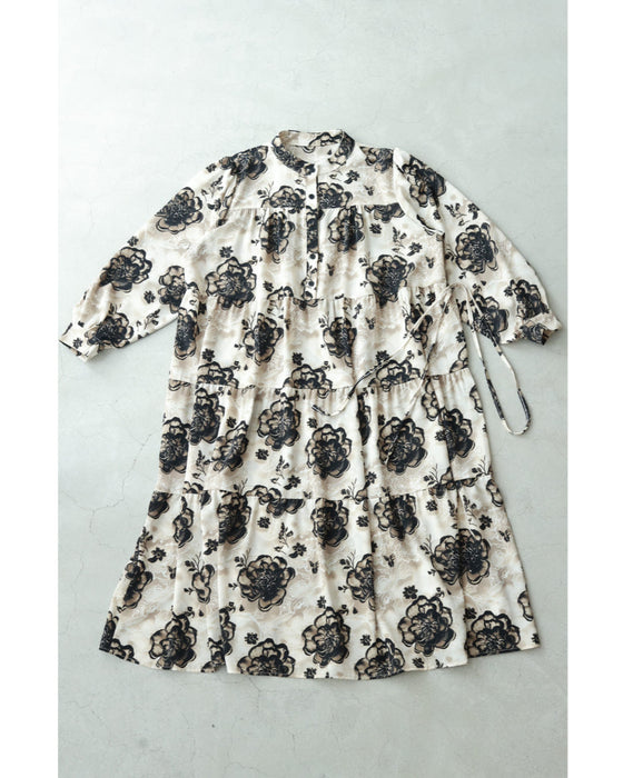 滲み描く花のティアードロングワンピース(紐ベルト付き)