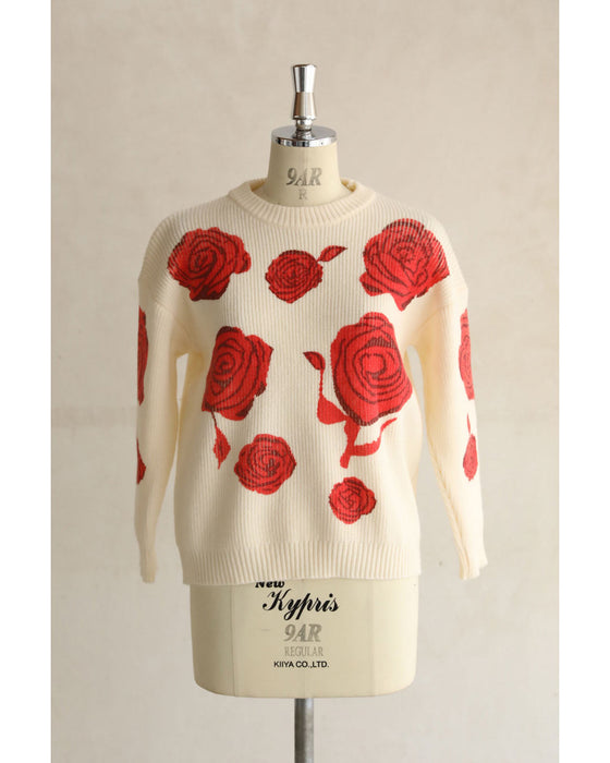 満開のバラ咲くニットプルオーバートップス