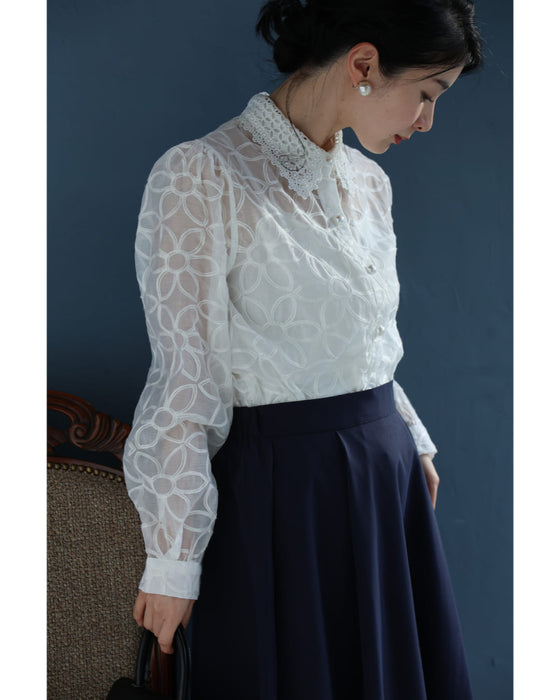 花刺繍が咲き広がるレース襟シアーブラウス(インナー付き)【set】