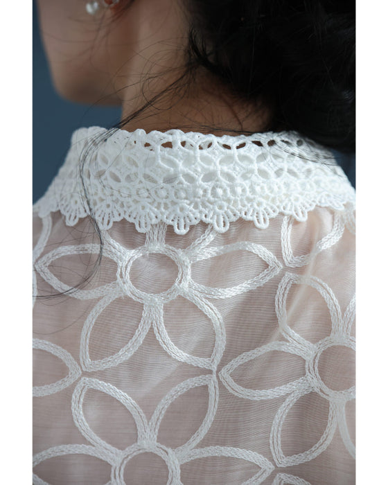 花刺繍が咲き広がるレース襟シアーブラウス(インナー付き)【set】