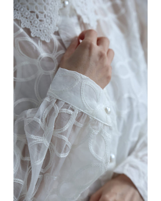 花刺繍が咲き広がるレース襟シアーブラウス(インナー付き)【set】