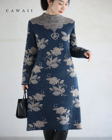  A gorgeous stretchy knit dress with a rose pattern