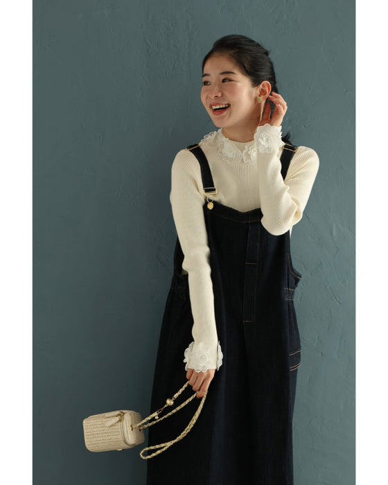 囲む花コサージュのリブニットカットソートップス