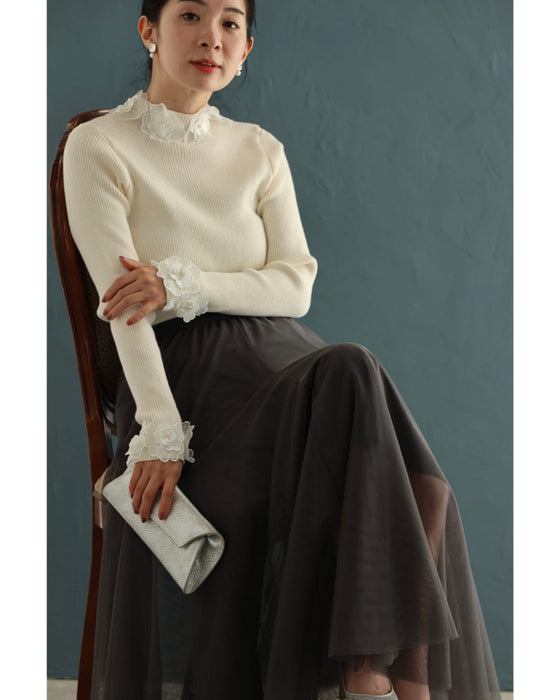 囲む花コサージュのリブニットカットソートップス