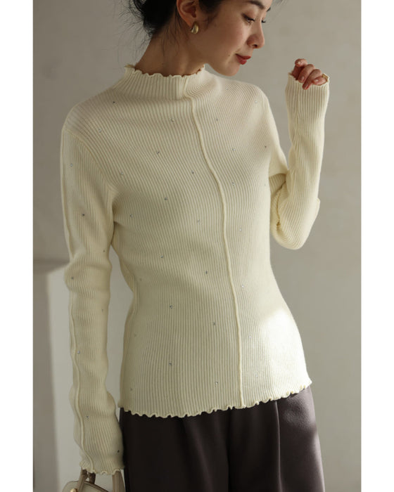 トライアングルのビジュー輝くリブカットソートップス