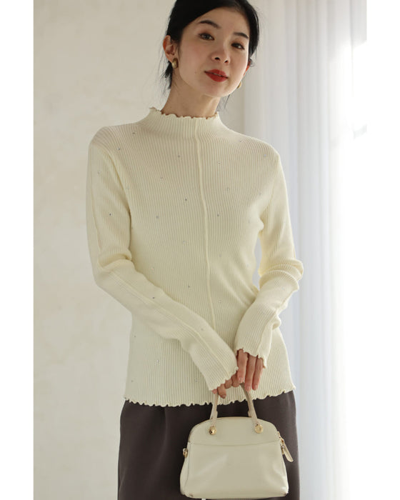 トライアングルのビジュー輝くリブカットソートップス