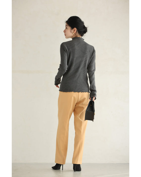 トライアングルのビジュー輝くリブカットソートップス