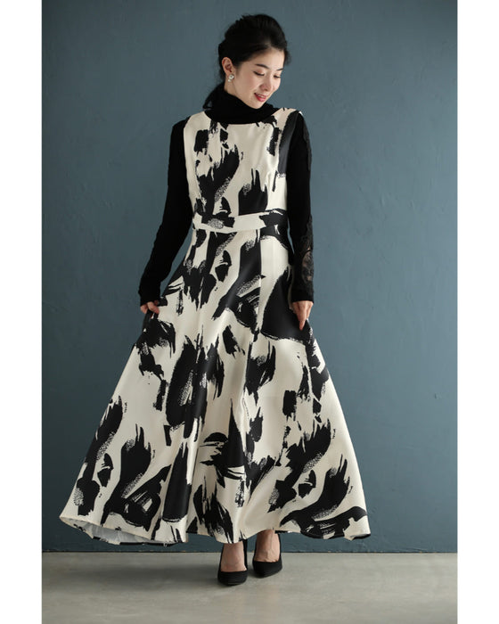 モードなペイントアートのロングワンピース