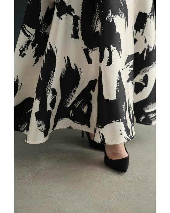 モードなペイントアートのロングワンピース