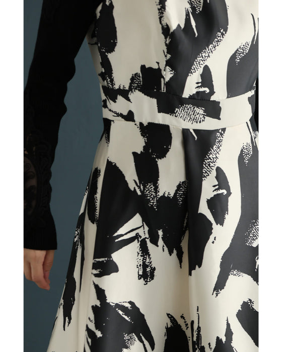 モードなペイントアートのロングワンピース