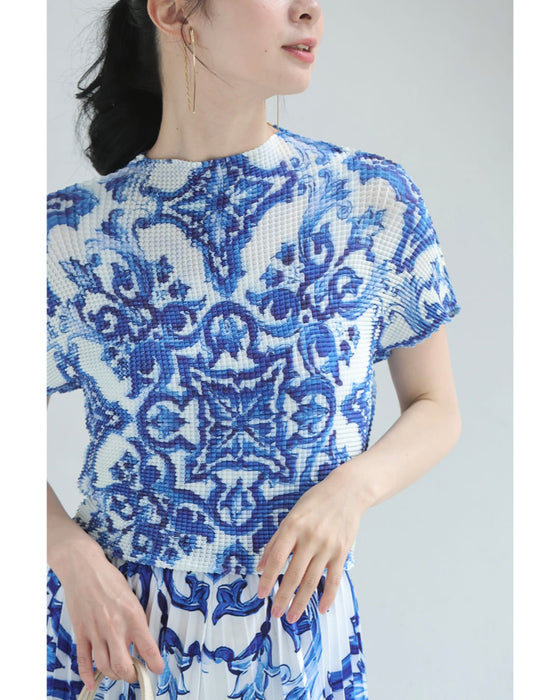 エレガントな伸びやかカットソーとプリーツパンツの2点セット【set】