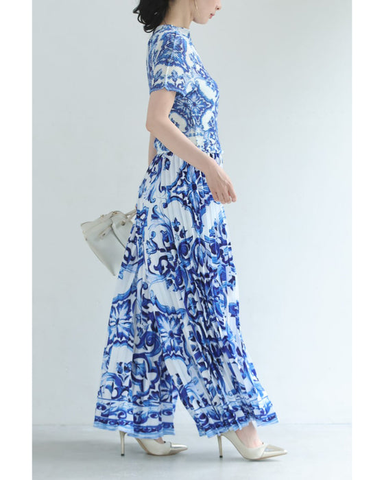 エレガントな伸びやかカットソーとプリーツパンツの2点セット【set】