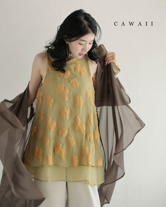 浮かび上がる花刺繍の重なるベールチュニック