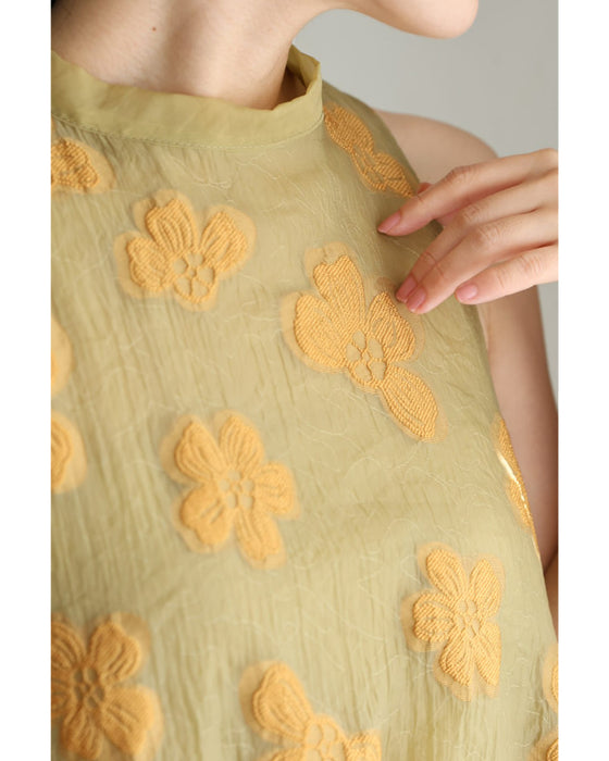 浮かび上がる花刺繍の重なるベールチュニック