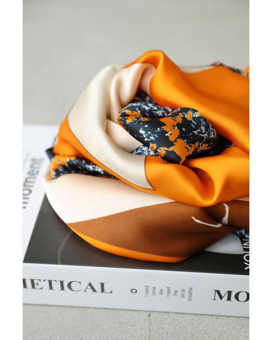 馬駆けるエレガントな艶めき大判ストール