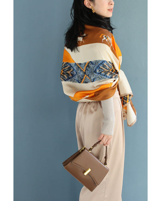 馬駆けるエレガントな艶めき大判ストール