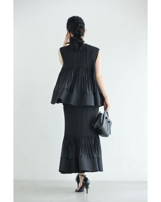 伸びやかプリーツのフレア裾カットソーとフレア裾スカートの2点セット(ブローチ2個付き)【set】