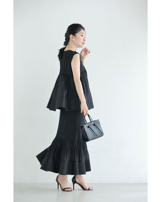 伸びやかプリーツのフレア裾カットソーとフレア裾スカートの2点セット(ブローチ2個付き)【set】