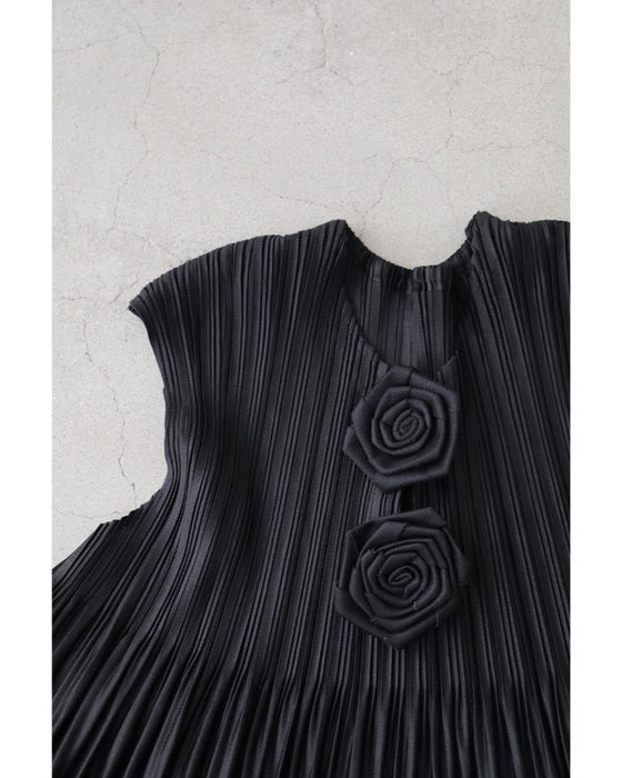 伸びやかプリーツのフレア裾カットソーとフレア裾スカートの2点セット(ブローチ2個付き)【set】