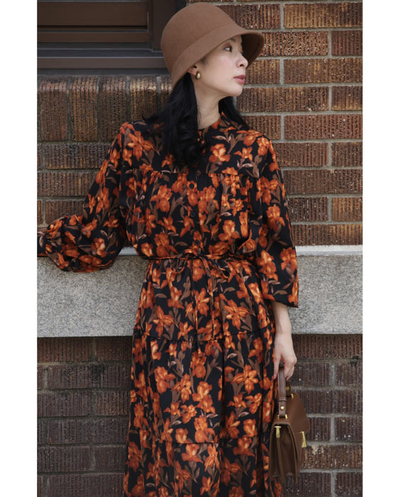 【予約商品】灯色の花が広がるティアードミディアムワンピース(紐ベルト付き)