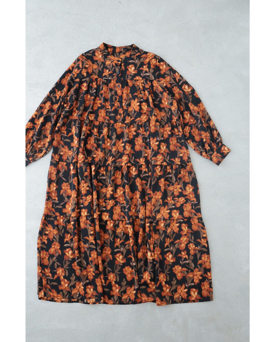 【予約商品】灯色の花が広がるティアードミディアムワンピース(紐ベルト付き)