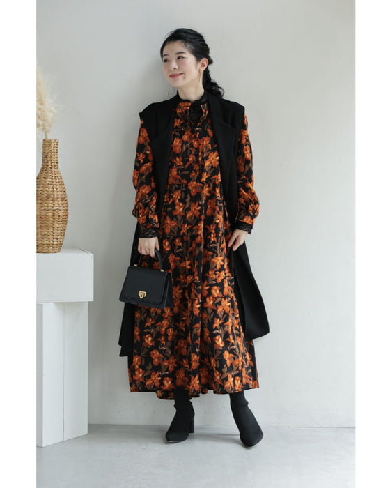 【予約商品】灯色の花が広がるティアードミディアムワンピース(紐ベルト付き)