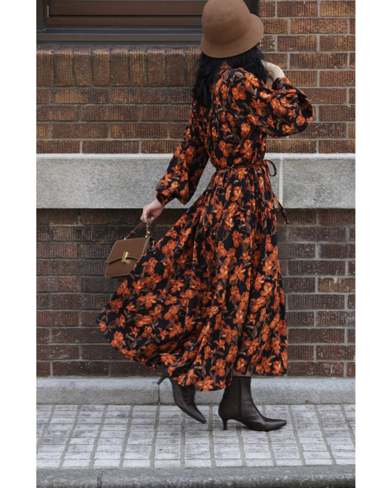 【予約商品】灯色の花が広がるティアードミディアムワンピース(紐ベルト付き)