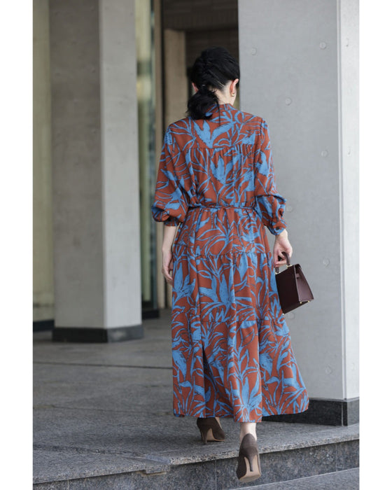 アーティスティックな植物柄ティアードミディアムワンピース(紐ベルト付き)