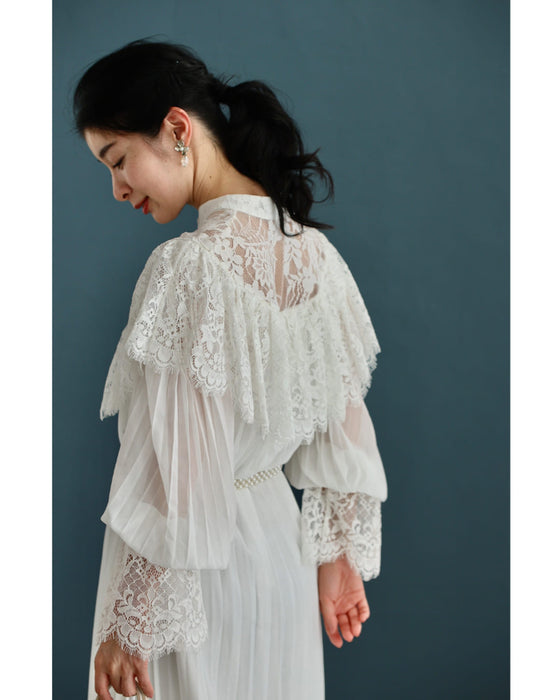 ぐるり囲むレースのビジュープリーツロングワンピース(パールベルト付き)