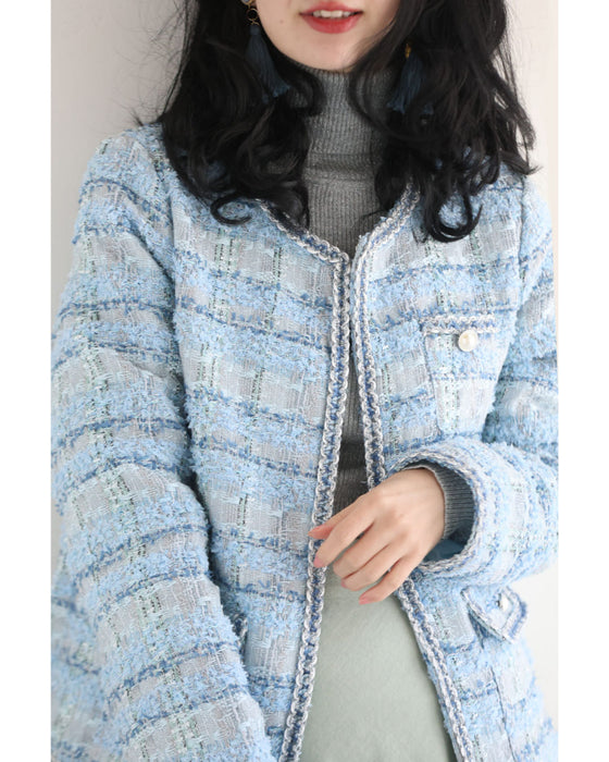気分も晴れやかな空色ツイードジャケット
