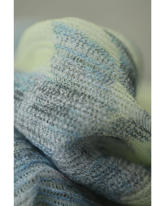 ふんわり着心地柔らかな淡花シアーニットカットソートップス