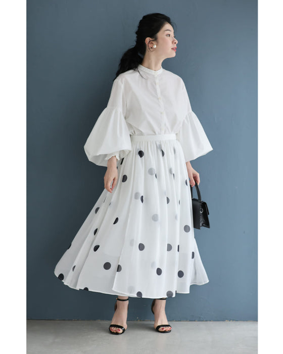 ドット柄舞うシアーミディアムスカート