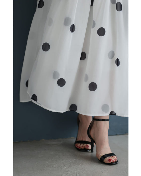 ドット柄舞うシアーミディアムスカート