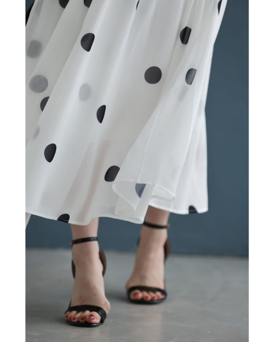 ドット柄舞うシアーミディアムスカート