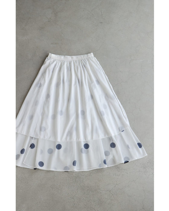 ドット柄舞うシアーミディアムスカート