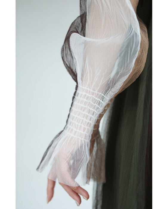 ふわり舞うブロッキングカラーのチュールミディアムワンピース