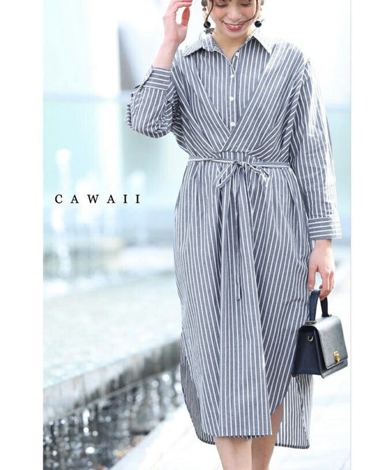 【アウトレット返品交換不可】（S~3L対応）重なる胸元タックの爽やかストライプミディアムワンピース