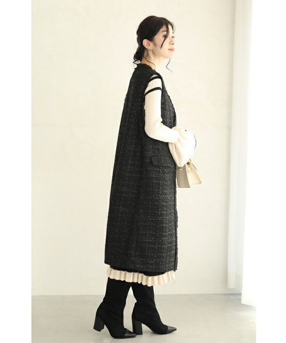 ヒラヒラ可愛いフレア袖のニットミディアムワンピース