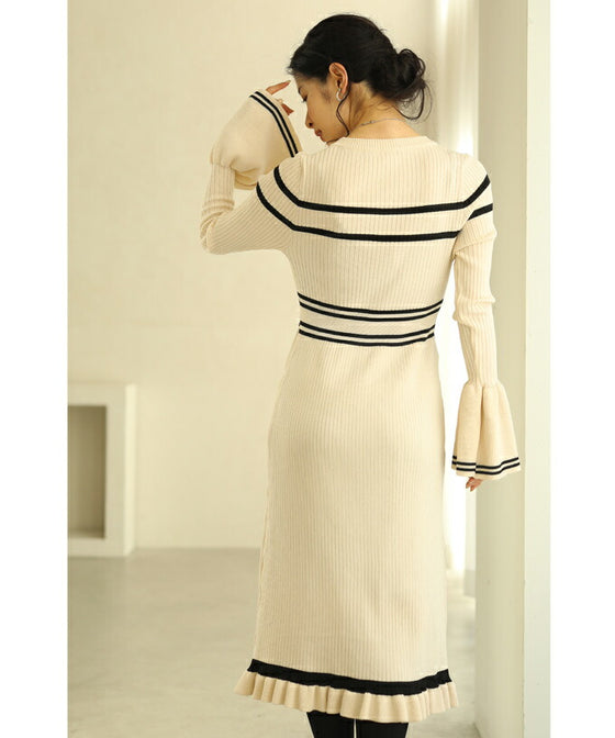 ヒラヒラ可愛いフレア袖のニットミディアムワンピース