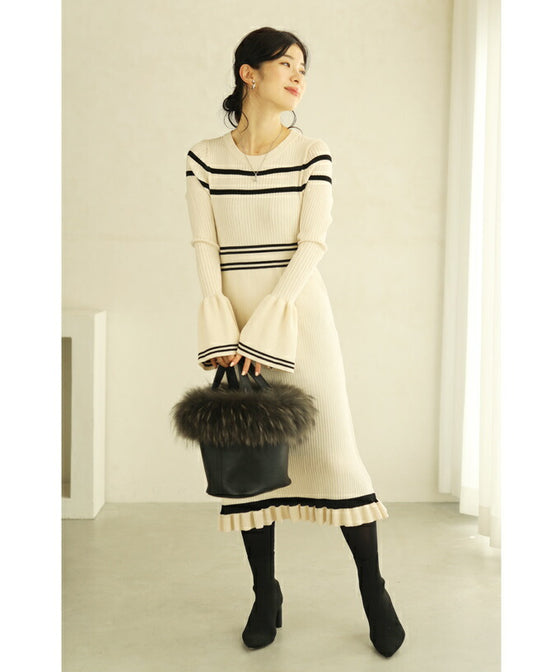ヒラヒラ可愛いフレア袖のニットミディアムワンピース