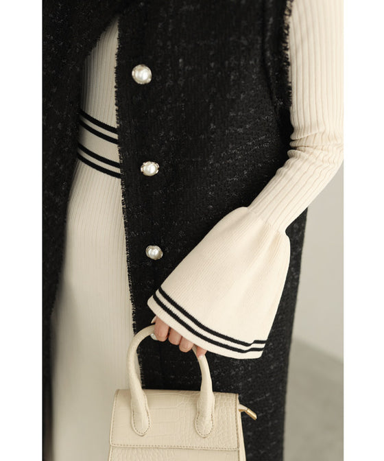 ヒラヒラ可愛いフレア袖のニットミディアムワンピース