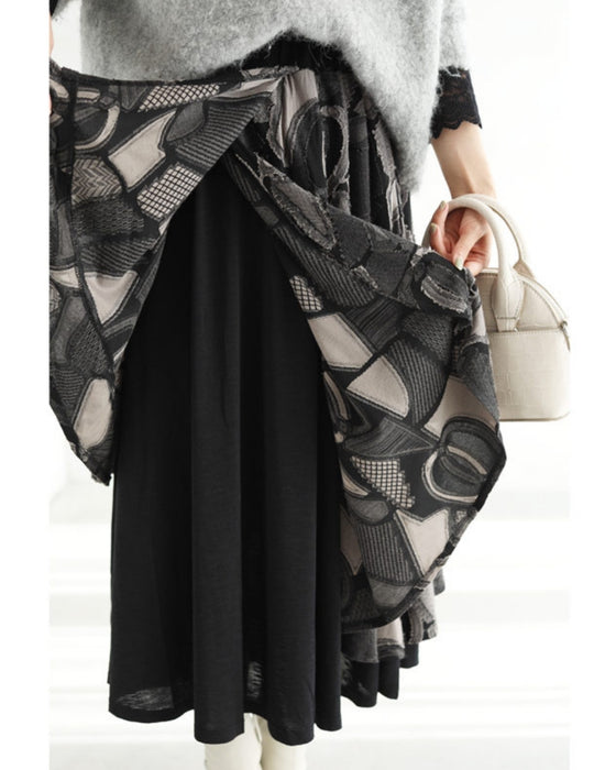 重なり合う柄フレアの個性派ミディアムスカート