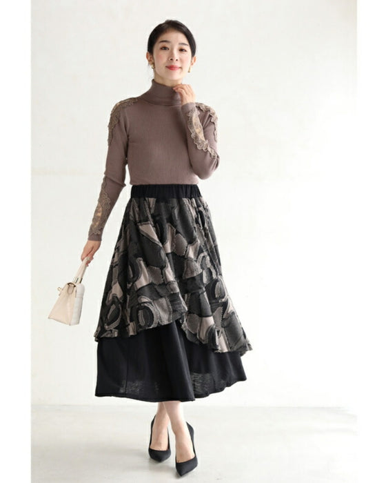 重なり合う柄フレアの個性派ミディアムスカート